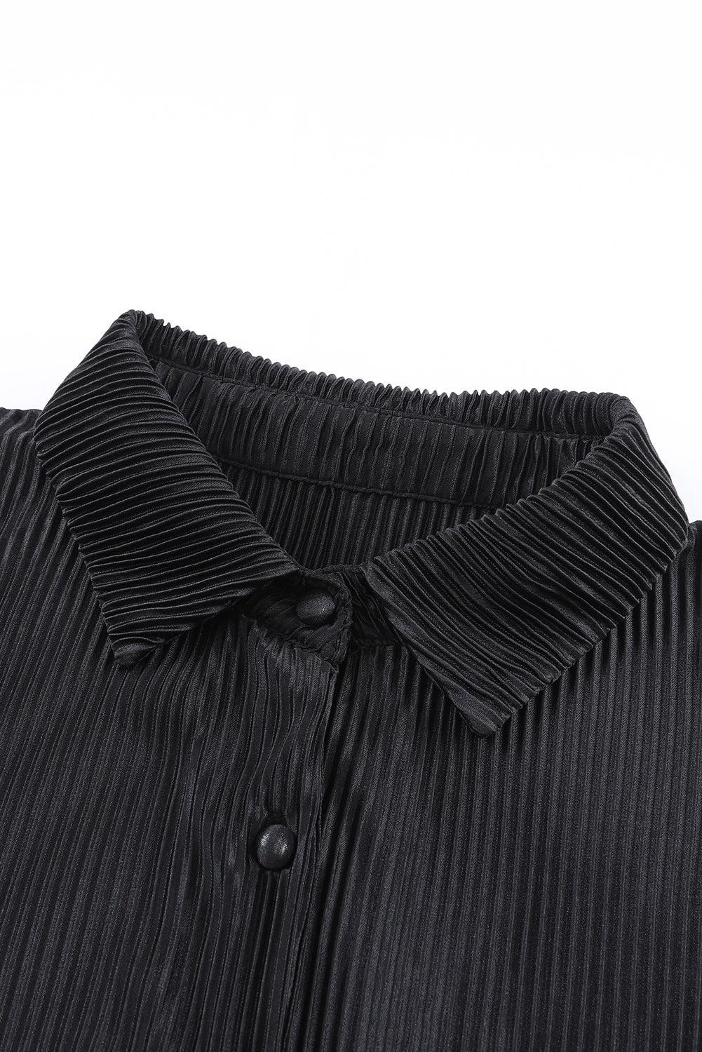 Conjunto de salón de camisa plisada con mangas 3/4 y pantalones cortos de cintura alta en negro