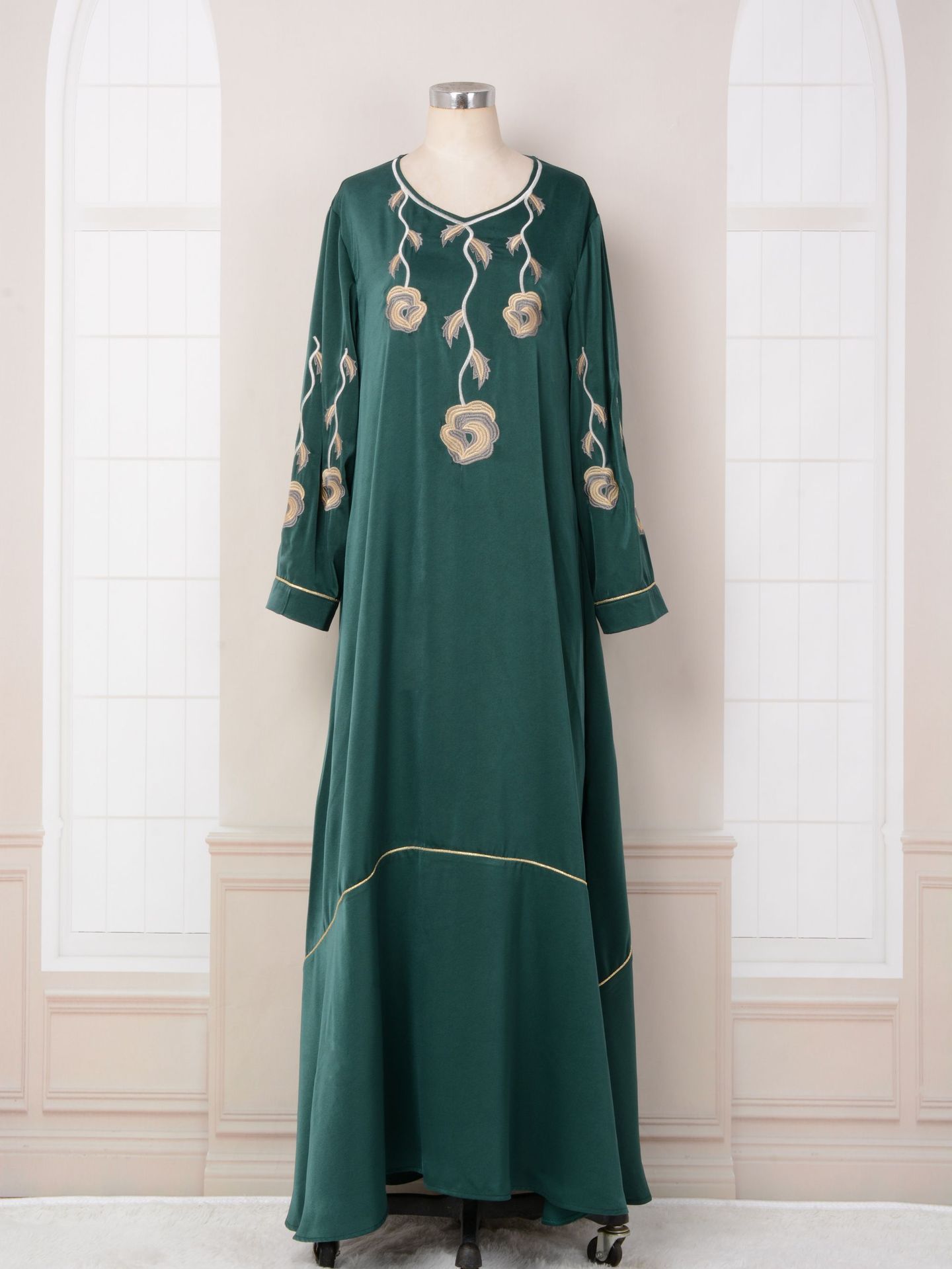 Women's Fashion New Embroidered Temperament Dress