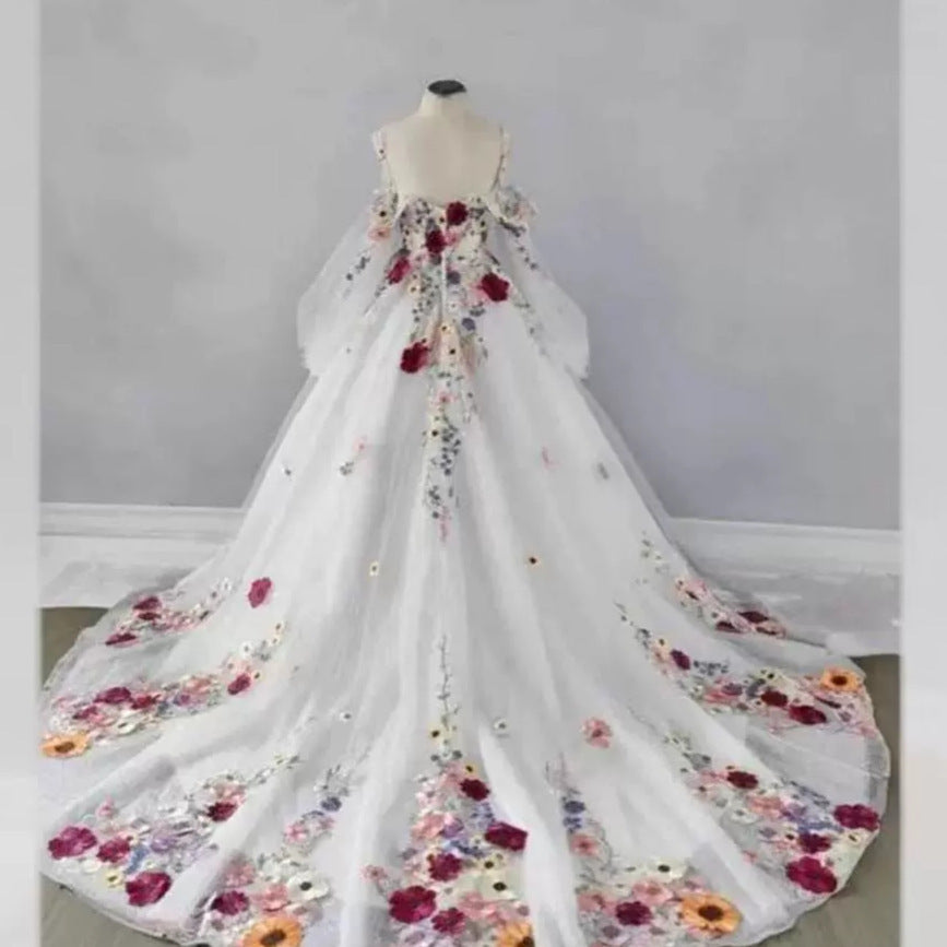 Robe de banquet en fil de bienvenue à fleurs exquises