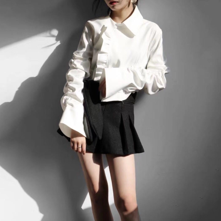 European Station Spring and Summer New Design Sense White Shirt Women''s Asymmetrical Pleated Individual Minority Shirt 1075