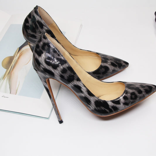 Chaussures à talons hauts et bout pointu pour femmes avec texture animale