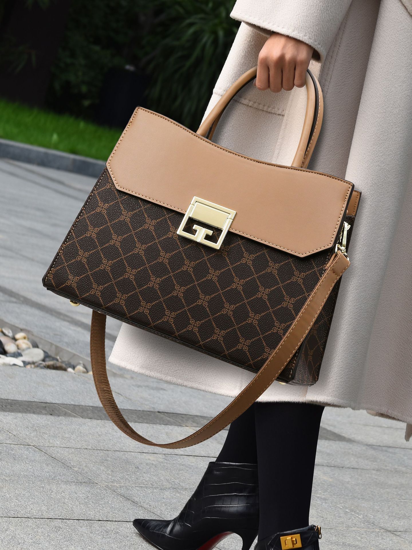 Fashion Portable New Retro Women Bag