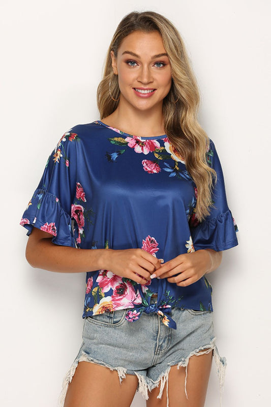 Top floral con mangas con volante y dobladillo anudado