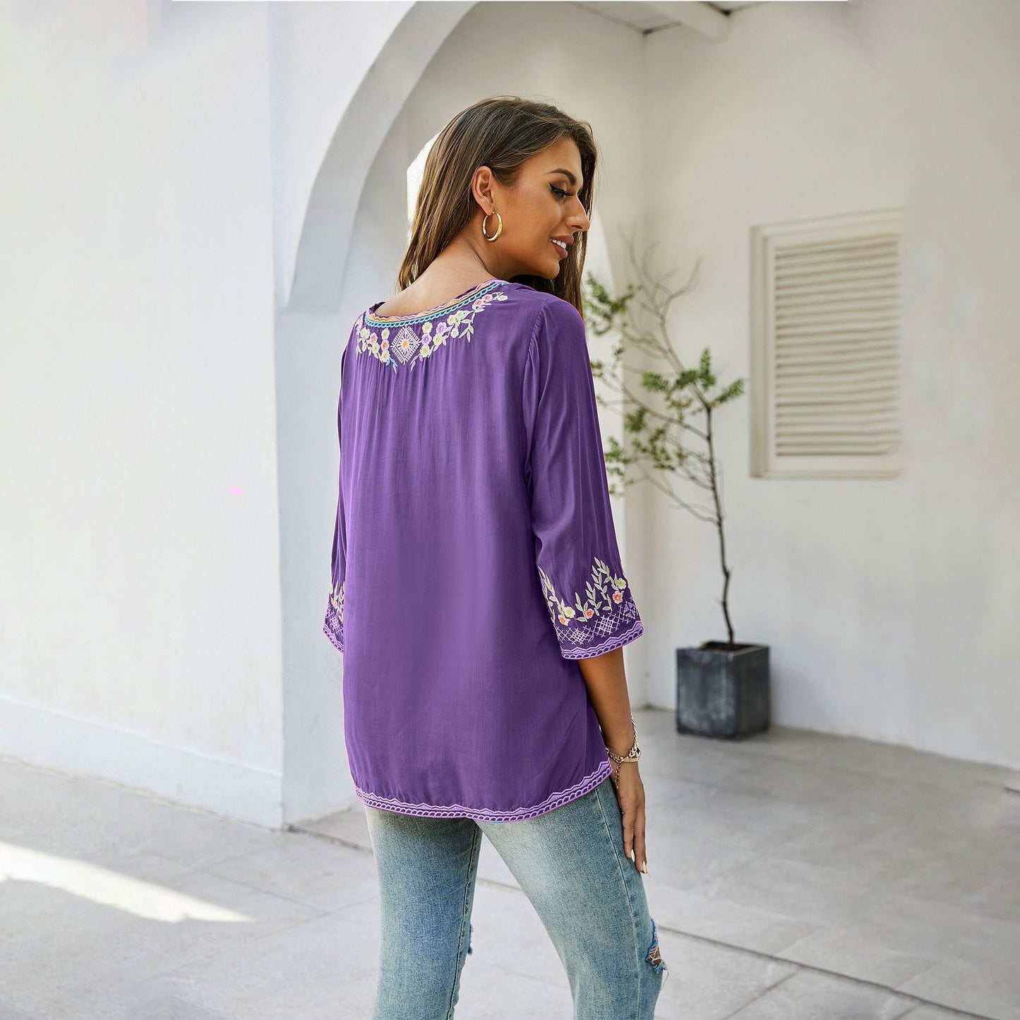 Women's Fashion Embroidery Loose And Slim Shirt