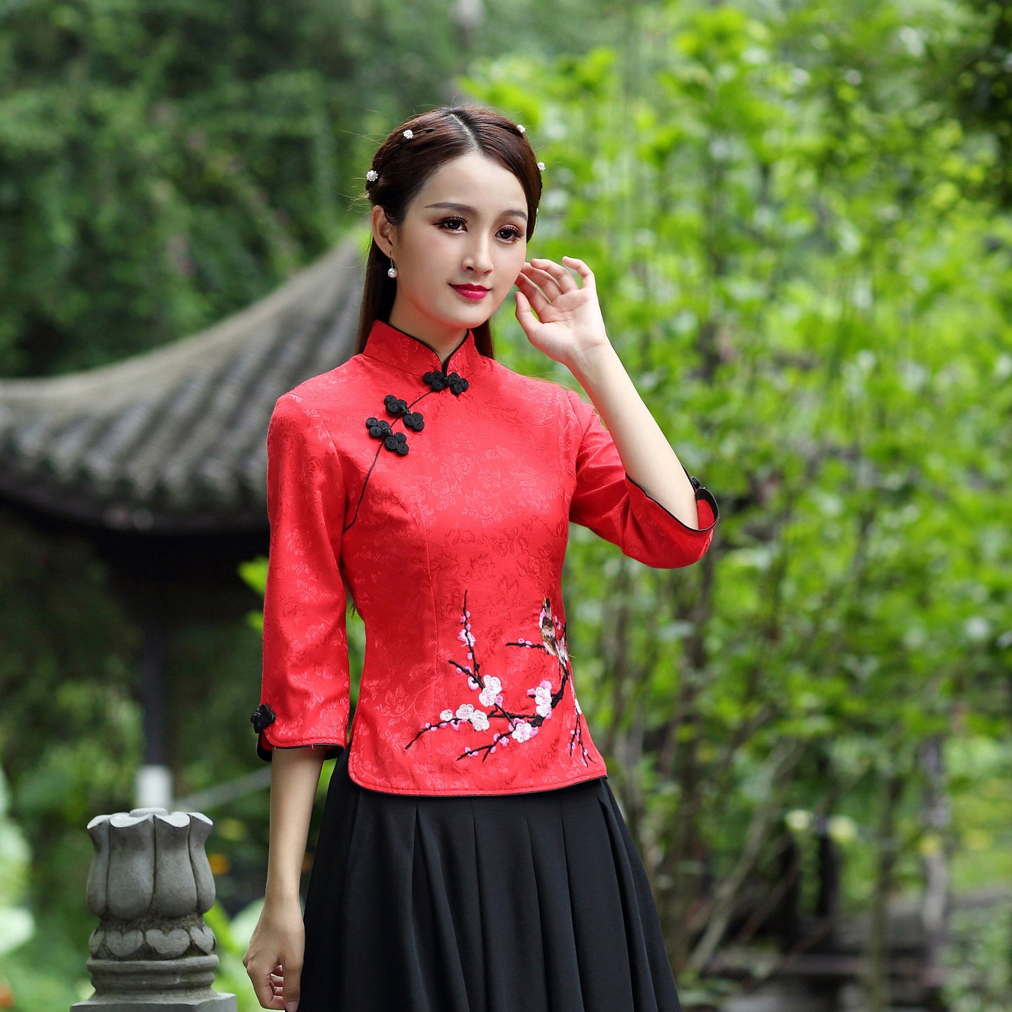 Women's Chinese Style Embroidered Floral Cheongsam Top