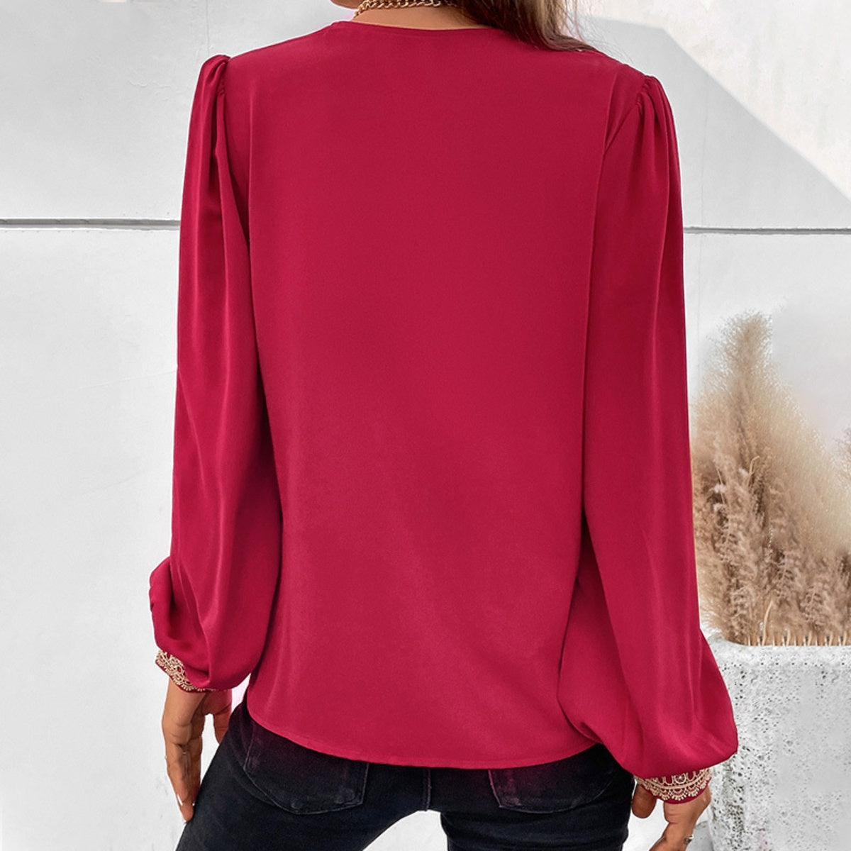 Contrast V-Neck Puff Sleeve Blouse