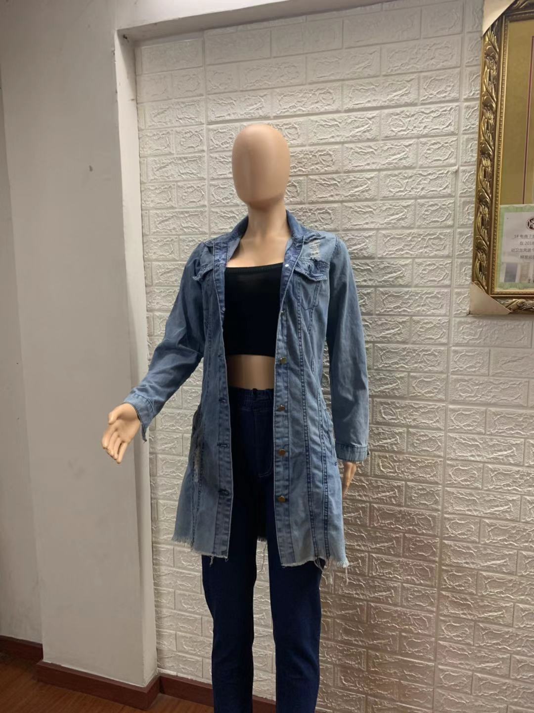 Chaqueta vaquera slim con rotos para mujer