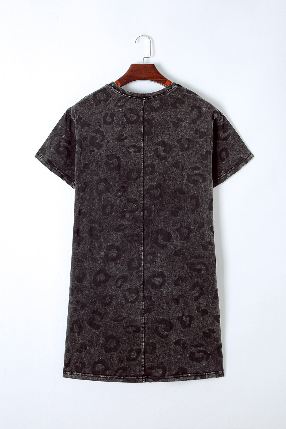 Vestido estilo camiseta de leopardo lavado vintage gris con bolsillos