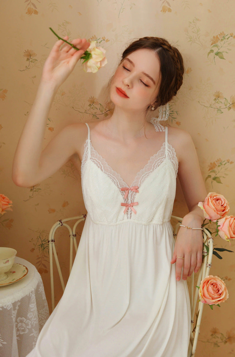 Women's French Retro Sweet Spaghetti-strap Nightdress