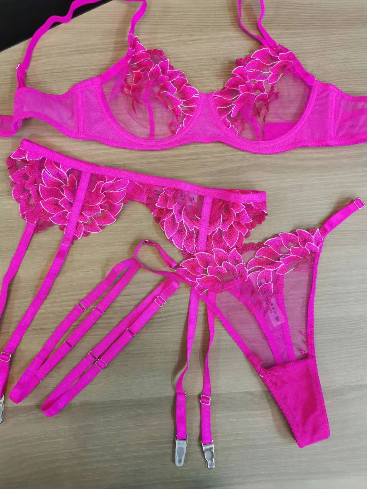 Ensemble de soutien-gorge trois pièces en dentelle anti-affaissement