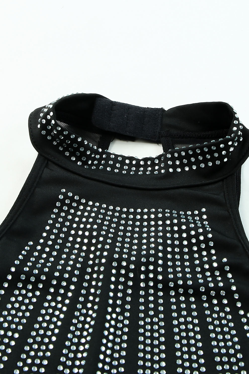 Body negro de diamantes sin mangas con cuello alto