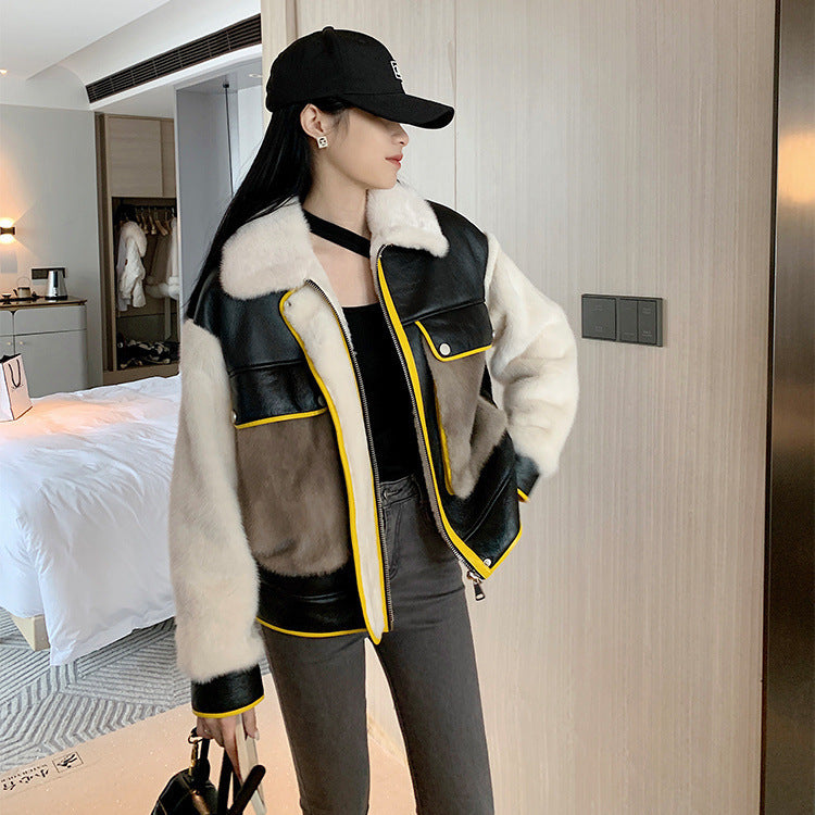 Women's Graceful And Fashionable Fur Coat