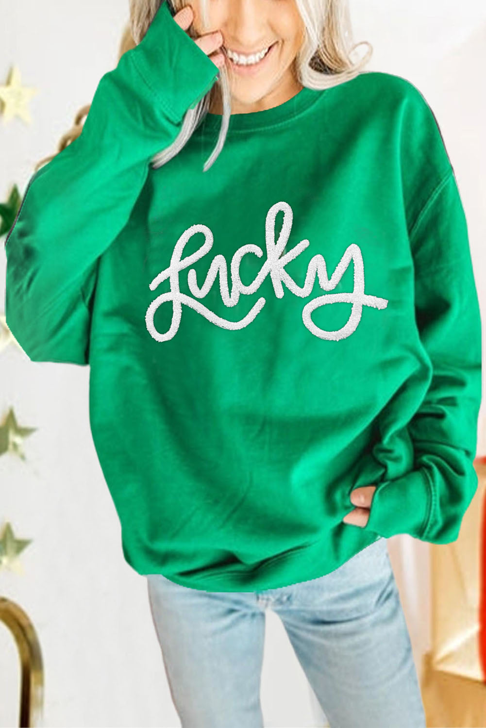 Sudadera verde con bordado de felpilla LUCKY Aphabet