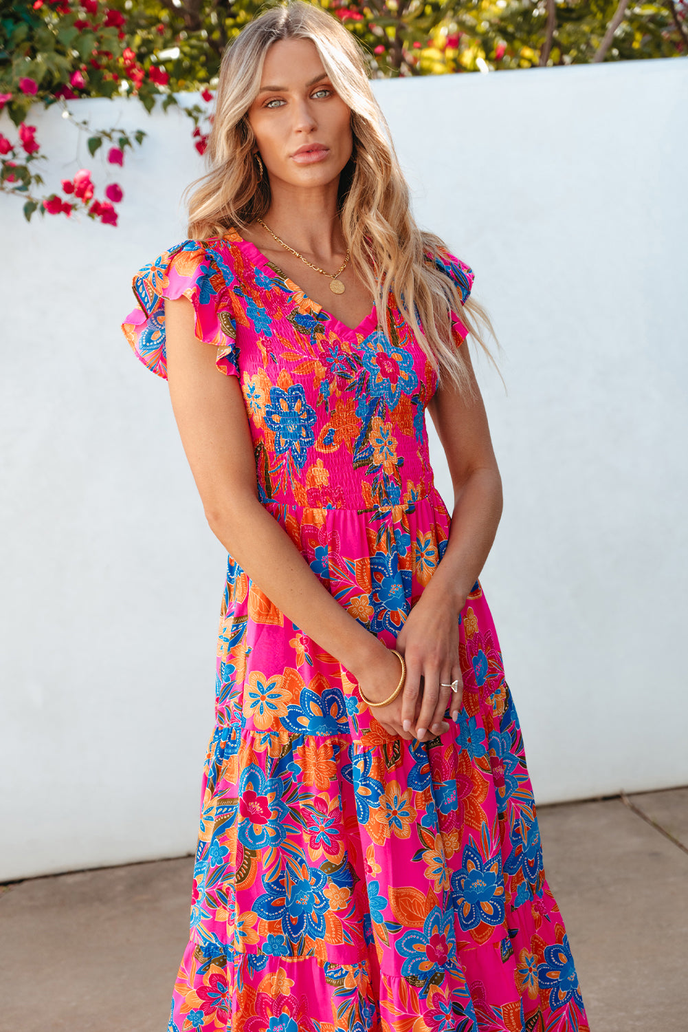 Vestido largo escalonado con volantes y cuello en V floral boho rojo rosa