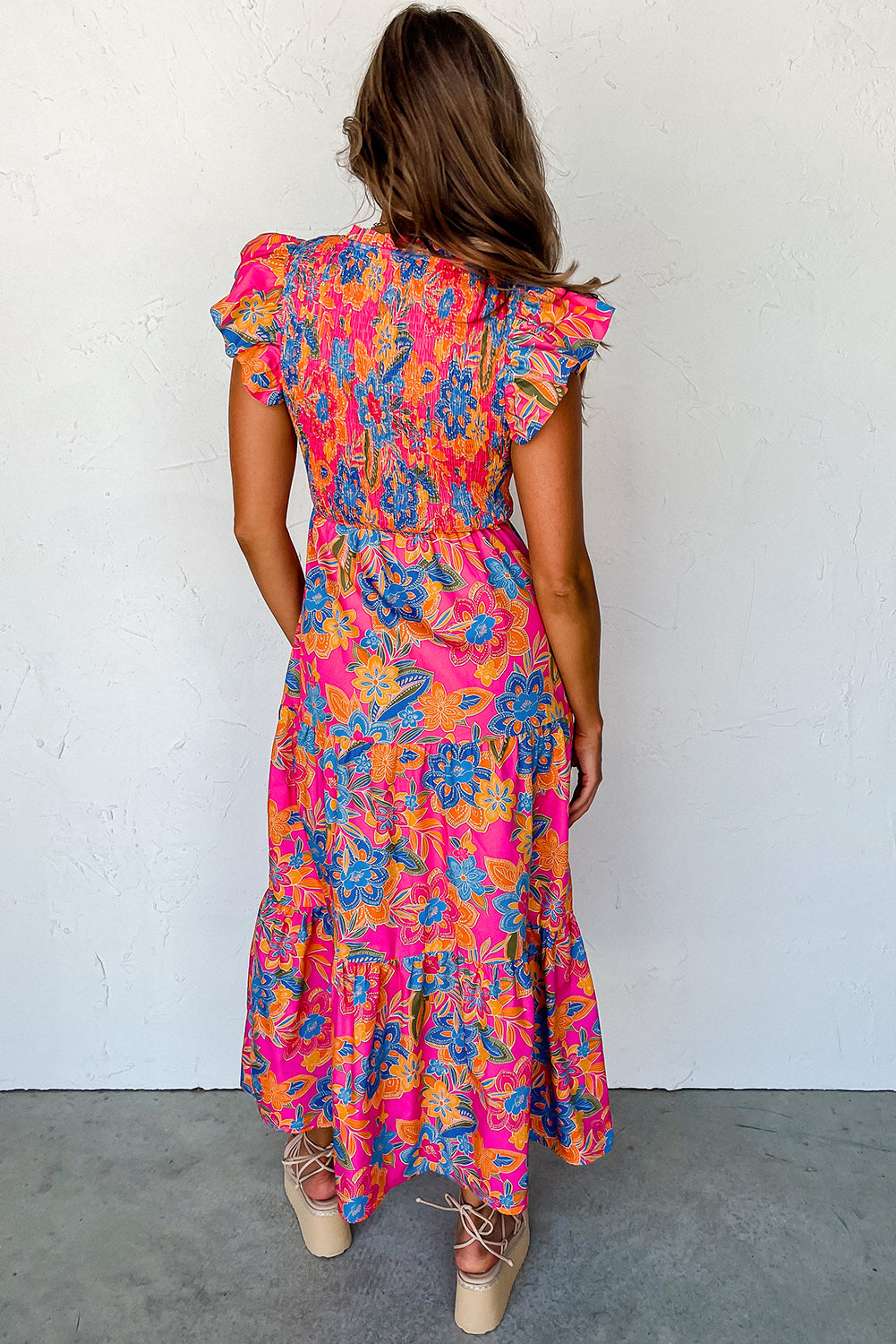 Vestido largo escalonado con volantes y cuello en V floral boho rojo rosa