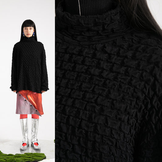 Three-Dimensional Pleated Check Stretch Turtleneck Sweater