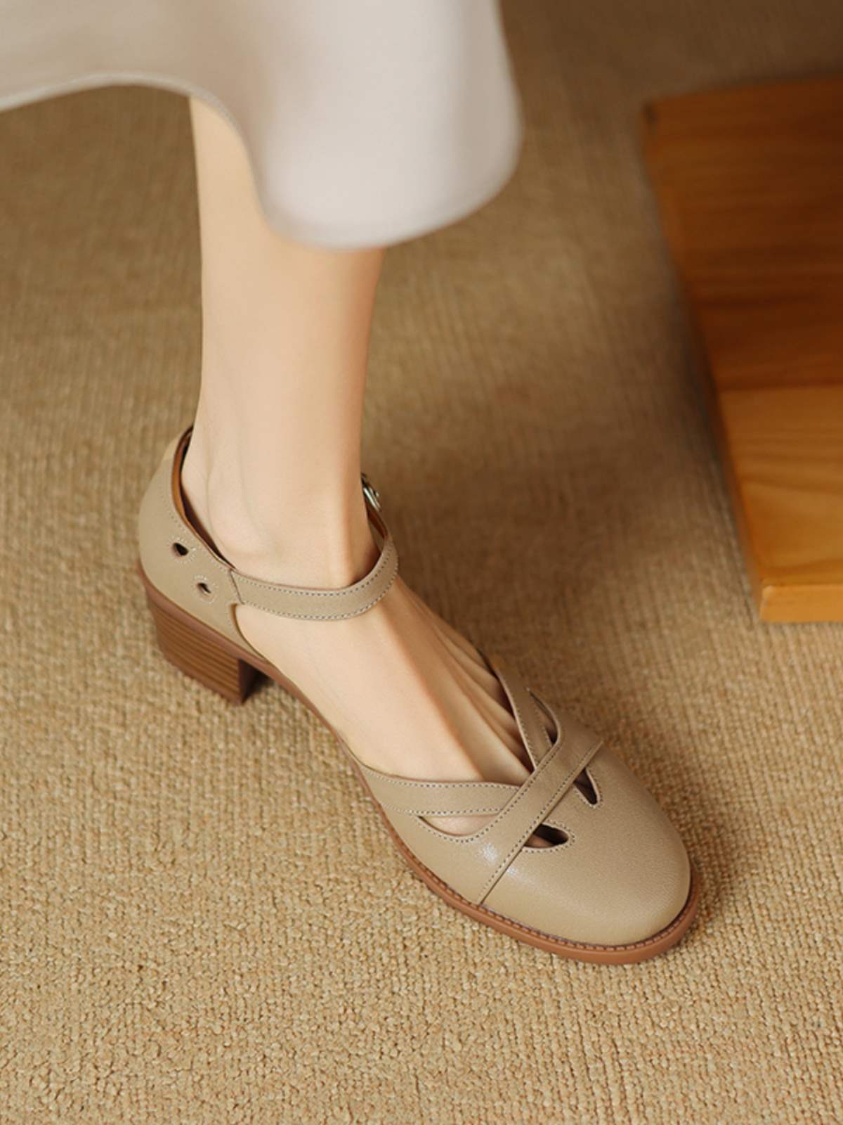 Women's Sheepskin Closed Toe Hollow-out Strap Genuine Leather Roman Sandals