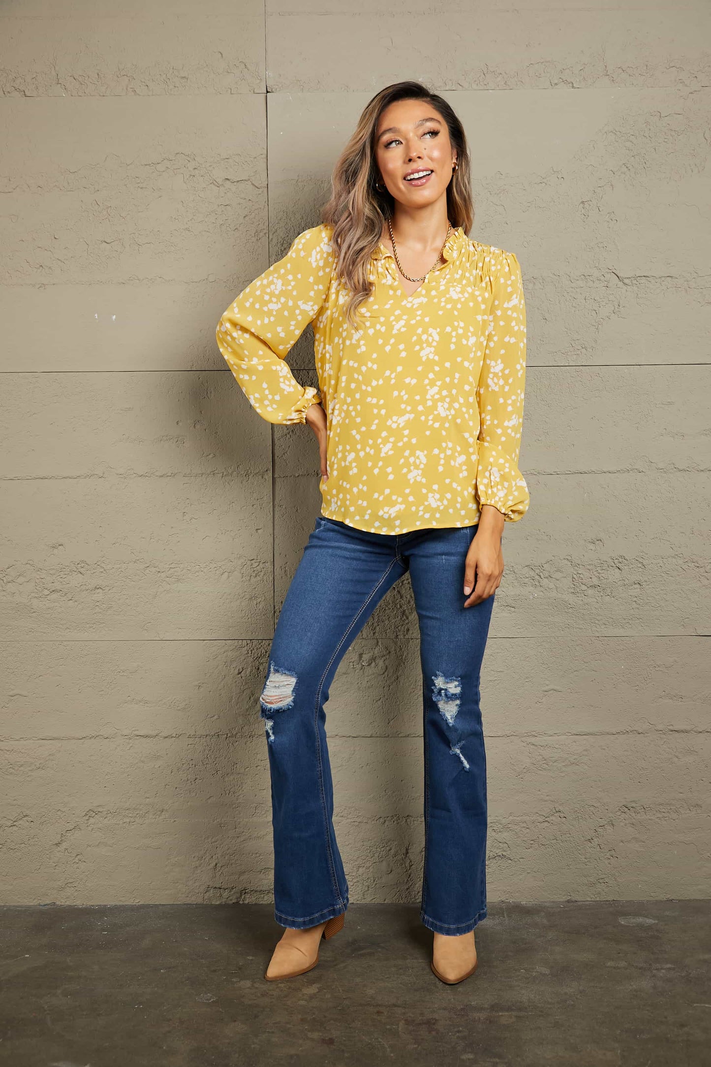 Blusa fruncida con cuello con muescas y estampado de Double Take