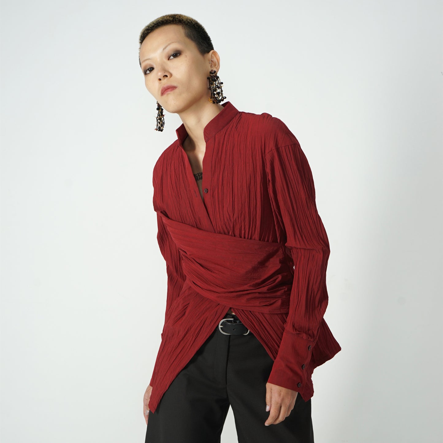 Women's Wrinkled Irregular Waist V-neck Long-sleeved Shirt