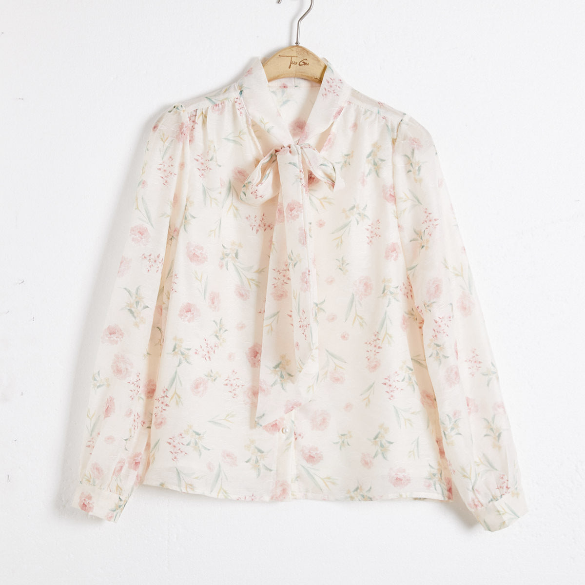 Women's Elegance Retro Niche Floral Shirt