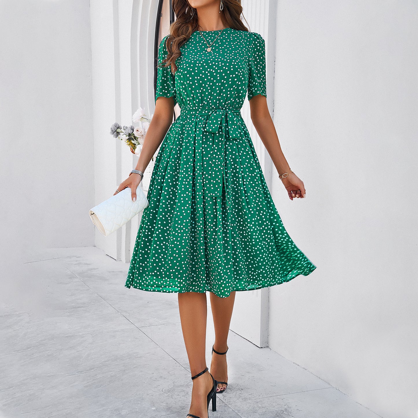 Robe élégante à pois pour femmes