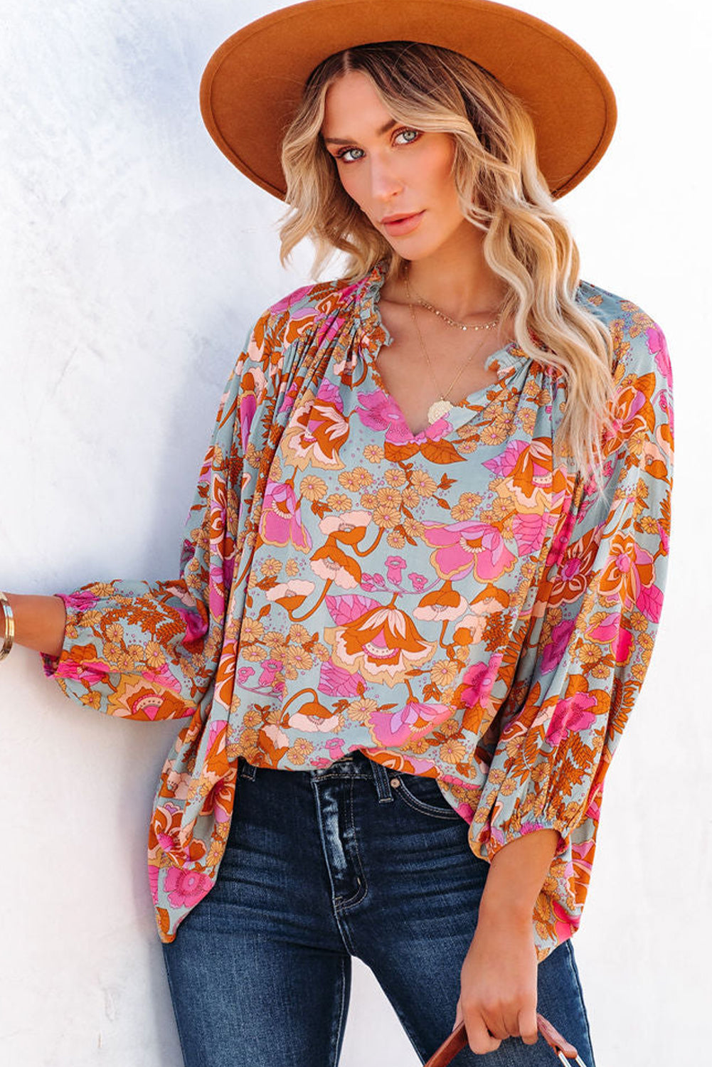 Blusa holgada con cuello en V y pliegues con estampado floral azul cielo