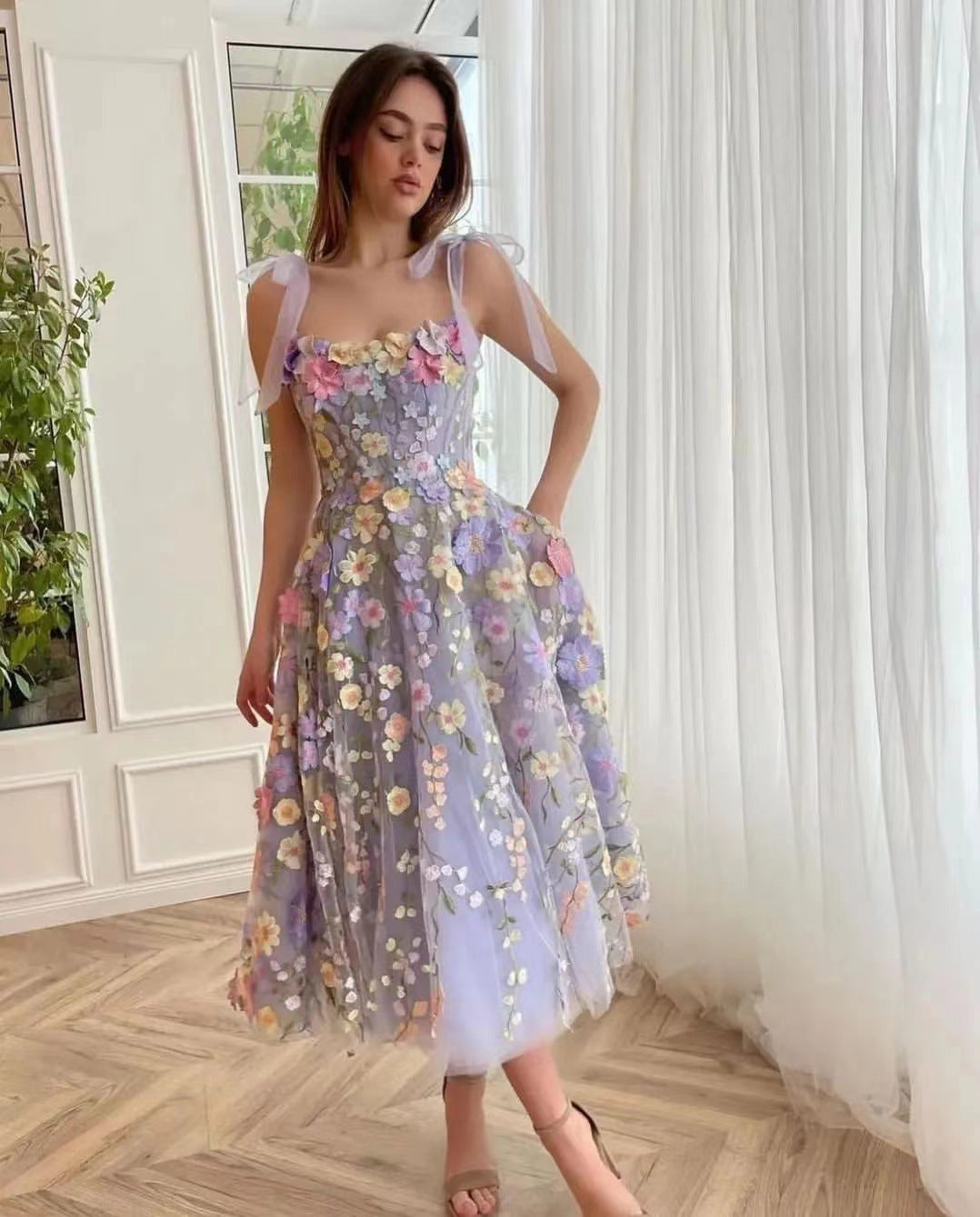 Vestido tubo con bordado de flores tridimensionales a la moda para mujer