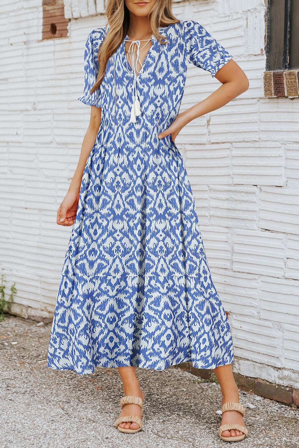 Robe longue décontractée à imprimé géométrique et col en V bleu ciel