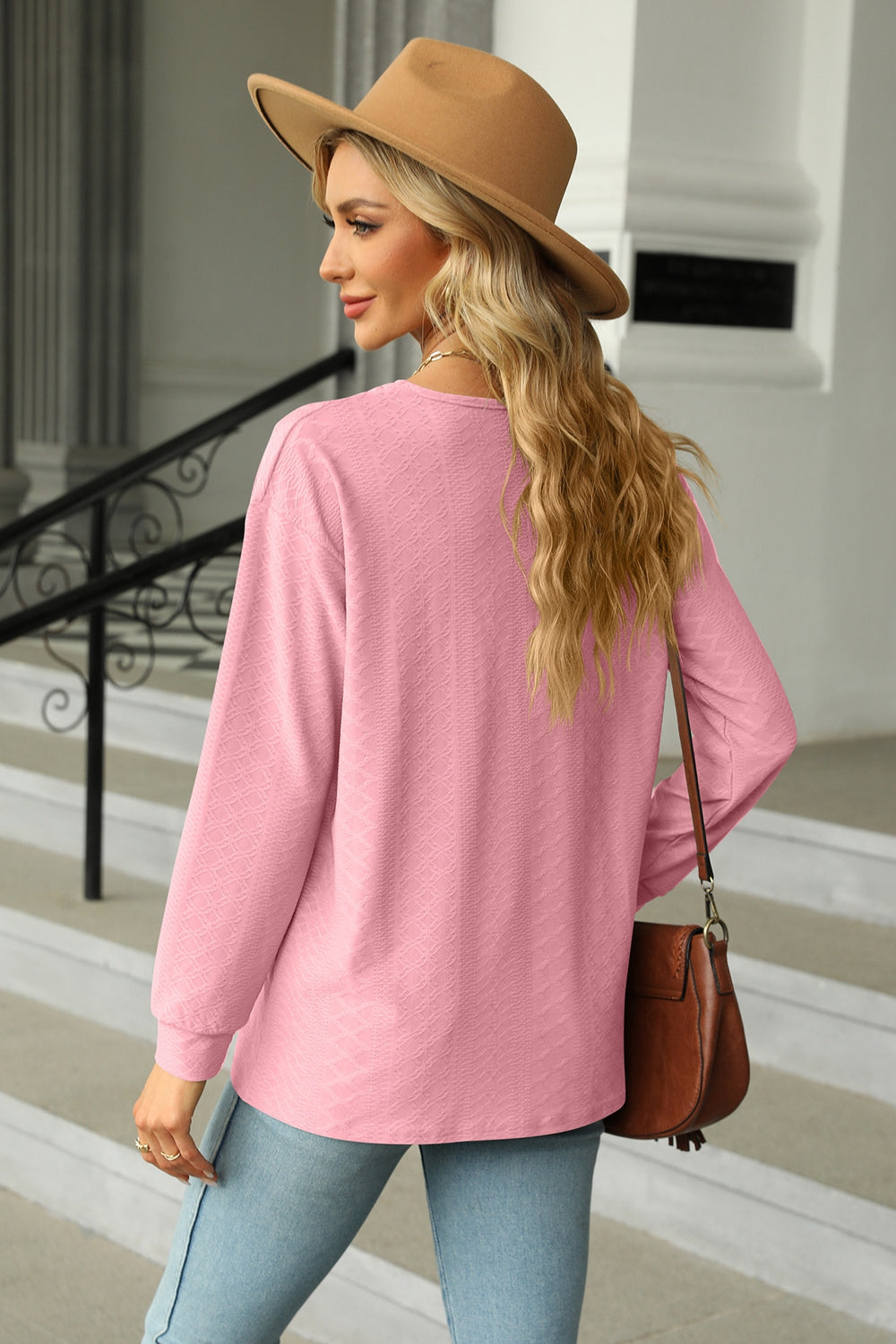 Blusa de manga larga con cuello en V