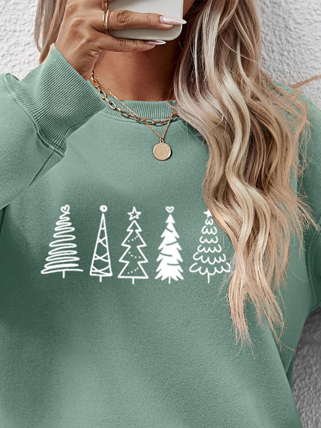 Sweat-shirt à épaules tombantes avec motif d'arbre de Noël