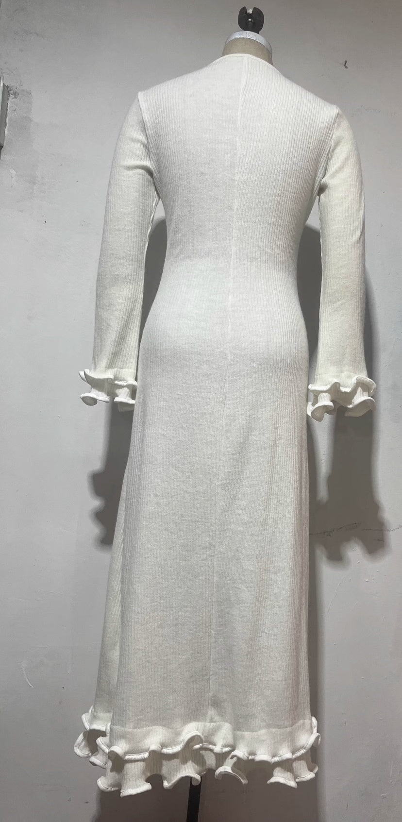 Robe élégante d'automne à manches cloche et col rond